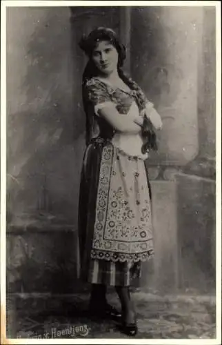 Ak Schauspielerin Hedwig von Haentjens, Portrait in Tracht