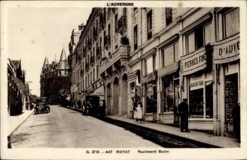 Ak Royat Puy de Dôme, vue générale du Boulevard Bazin