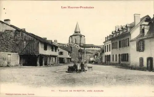 Ak Saint Savin Hautes-Pyrénées, Platz, Brunnen