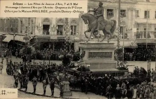 Ak Orléans Loiret, Les Fetes de Jeanne d'Arc, Drapeaux du 5e Corps, Hommage a Jeanne d'Arc