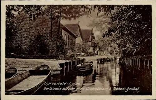 Ak Leipe Lübbenau im Spreewald, Dorfstraße, Blockhäuser, Buchan's Gasthof, Boote