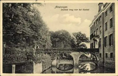 Ak Amerongen Utrecht Niederlande, doppelte Brücke vor dem Schloss