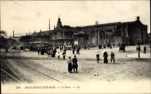 Ak Boulogne sur Mer Pas de Calais, La Gare