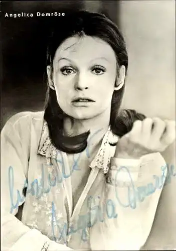 Ak Schauspielerin Angelica Domröse, Portrait, Autogramm, als Efie Briest DDR