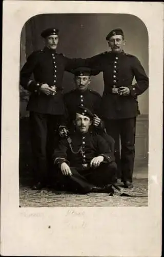 Foto Ak Bitche Bitsch Lothringen Moselle, Deutsche Soldaten in Uniformen, 10. Jäger Batl.