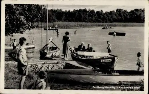 Ak Feldberg in Mecklenburg, Am Breiten Luzin, See, Boote, Besucher