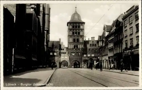 Ak Lübeck in Schleswig Holstein, Burgtor