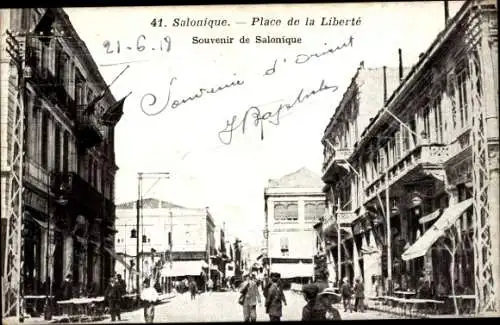 Ak Saloniki Griechenland, Freiheitsplatz, Passanten