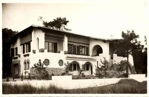 Foto Ak Houssen Haut Rhin, Blick auf eine Villa