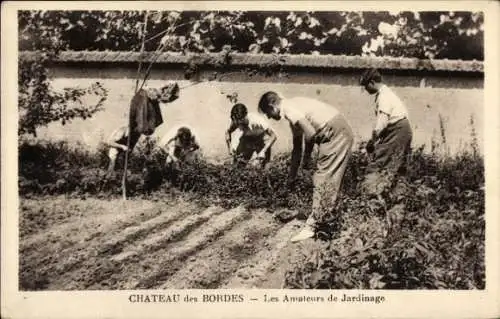 Ak Les Bordes Loiret, Schloss, Gärtner