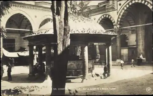 Foto Ak Konstantinopel Istanbul Türkei, Fontaine de la Mosquée Beyazıt
