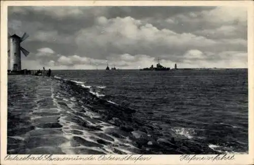 Ak Świnoujście Swinemünde Pommern, Osternothafen, Windmühle, Hafeneinfahrt