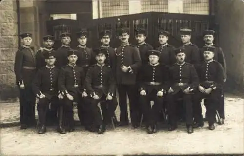 Foto Ak Stuttgart in Baden Württemberg, Deutsche Soldaten in Uniformen