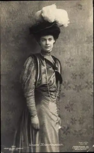 Ak Kronprinzessin Cecilie von Preußen, Standportrait, Liersch 1912