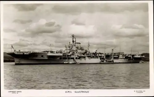 Ak Britisches Kriegsschiff HMS Illustrious (87), Flugzeugträger