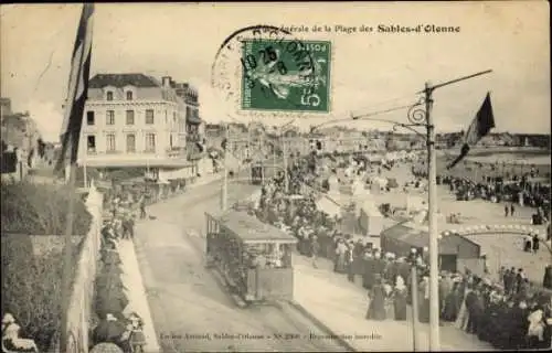 Ak Les Sables d'Olonne Vendée, Strand, Promenade, Straßenbahn