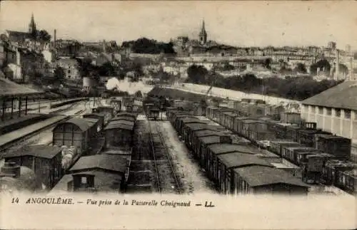 Ak Angoulême Charente, Vue prise de la Passarelle Chaignaud