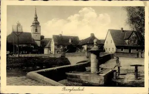 Ak Burghaslach Mittelfranken, Brunnen am Makt, Kirche