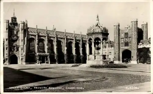 Ak Cambridge Ostengland, Trinity College, Great Court