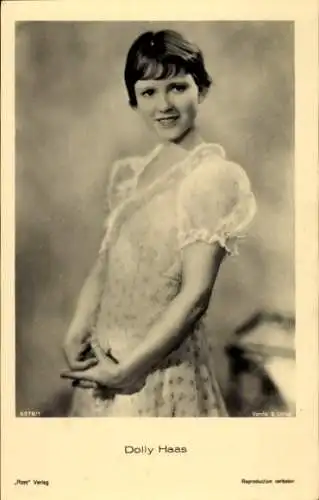 Ak Schauspielerin Dolly Haas, Portrait