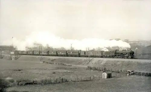 Foto Carl Bellingrodt,  Deutsche Eisenbahn, Dampflok in voller Fahrt