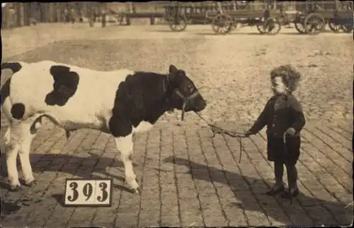 Ak Berlin Mitte, Ausstellung 5. Mai 1925, Kalb 393, Kind