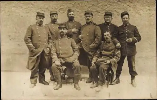 Foto Ak Französische Soldaten in Uniformen