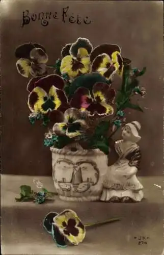 Ak Glückwunsch Geburtstag, Stiefmütterchen in einem Porzellangefäß