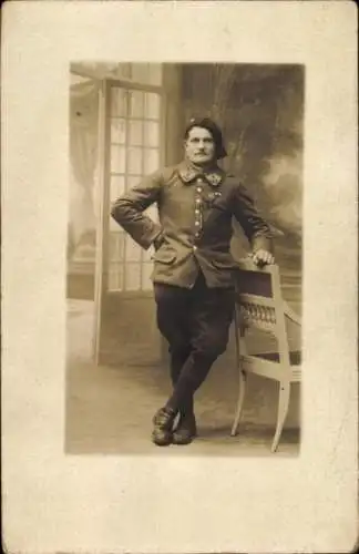 Foto Ak Französischer Soldat in Uniform, Gebirgsjäger, Portrait