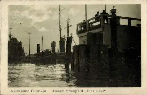 Ak Cuxhaven, Abendstimmung bei der Alten Liebe, Dampfer Alte Liebe