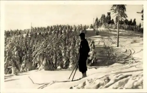 Ak Finsterbergen Friedrichroda im Thüringer Wald, großer Finsterberg, Winter, Skiläufer