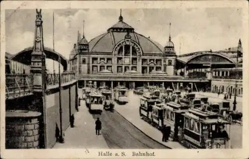 Ak Halle an der Saale, Bahnhof, Straßenbahnen