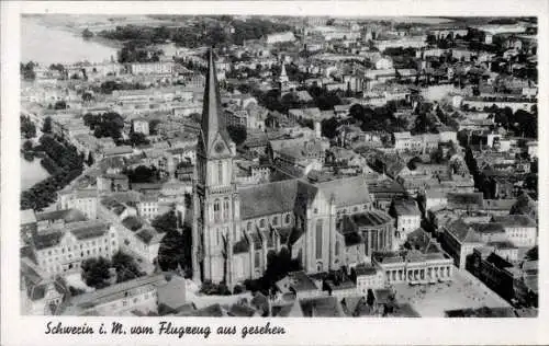 Ak Schwerin in Mecklenburg Vorpommern, Fliegeraufnahme