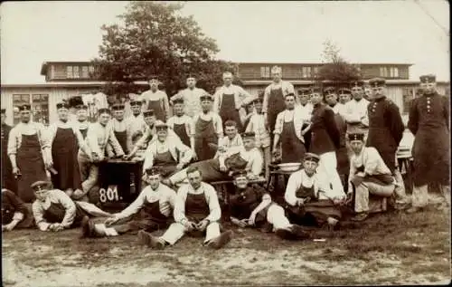 Foto Ak Munster im Heidekreis, Truppenübungsplatz Munsterlager, Deutsche Soldaten in Uniformen