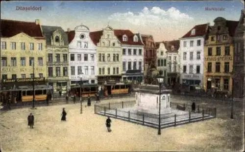 Ak Düsseldorf am Rhein, Marktplatz, Passanten, Denkmal