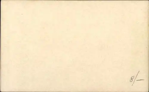 Ak Frauenakt, nackte Frau auf einem Sofa sitzend, Busen