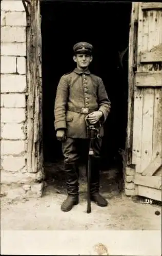 Foto Ak Deutscher Soldat in Uniform, Portrait