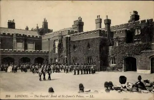 Ak London City England, St. James's Palace, The Guards' Band