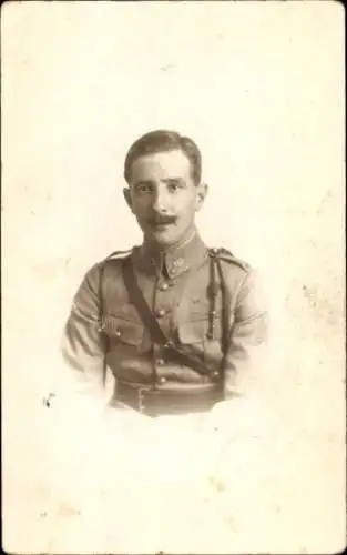 Foto Ak Französischer Soldat in Uniform, Portrait