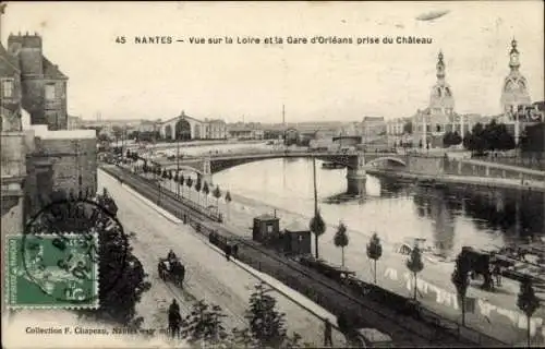 Ak Nantes Loire Atlantique, vue sur la Loire et la Gare d'Orleans prise du Chateau