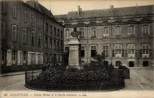 Ak Luneville Meurthe et Moselle, Statue Bichat, Cercle militaire
