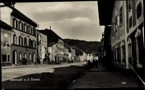 Ak Obernzell an der Donau Niederbayern, Straßenpartie, Knabenschule