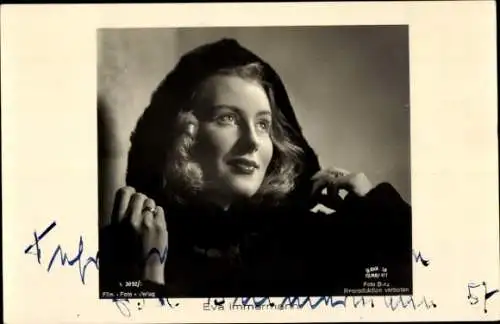 Ak Schauspielerin Eva Immermann, Portrait, Autogramm, Cape, der Weg ins Freie