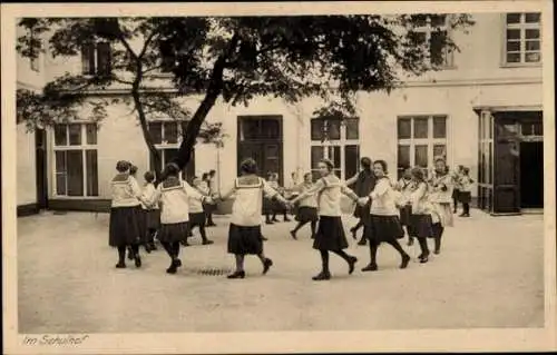 Ak Wrocław Breslau Schlesien, Kloster der Ursulinen, Ritterplatz 16, Schulhof