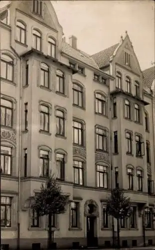 Foto Ak Hannover in Niedersachsen, Wohnhaus, Straße, Bäume