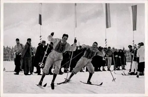 Sammelbild Olympia 1936, Skistaffel, Norwegische Skiläufer Hoffsbakken und Hagen