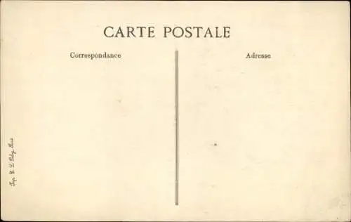 Ak Verwundeter französischer Soldat wird in Sicherheit gebracht