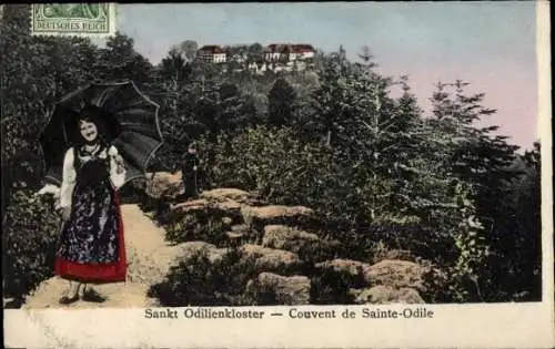 Ak Obernai Elsass Bas Rhin, Odilienberg Mont Sainte Odile, Sankt Odilienkloster, Frau mit Schirm