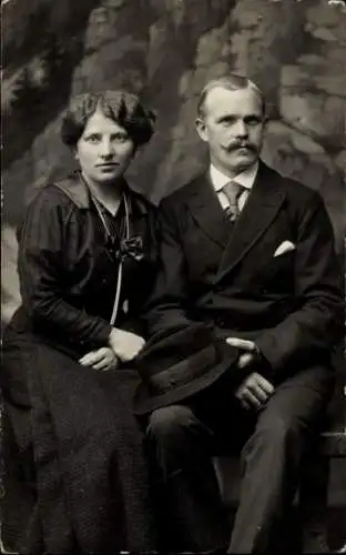 Foto Ak Portrait von einem Mann mit Frau