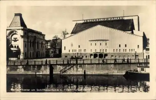 Ak Berlin Mitte, Theater am Schiffbauerdamm, Friedrichstadtpalast